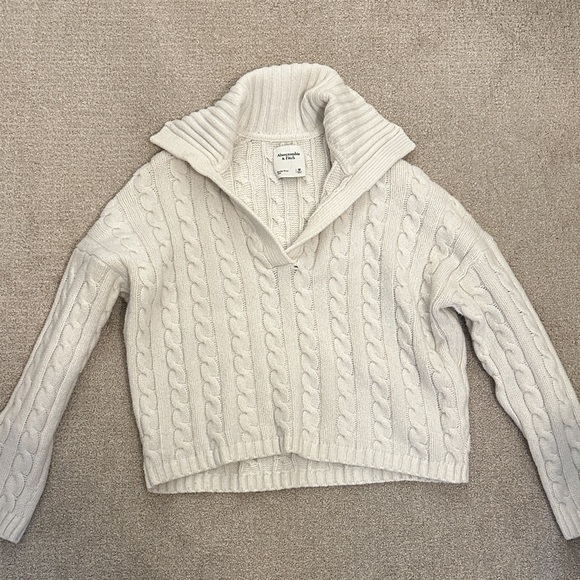 Abercrombie & Fitch Sweaters - Abercrombie & Fitch Off-White Cable Knit Turtleneck Sweater